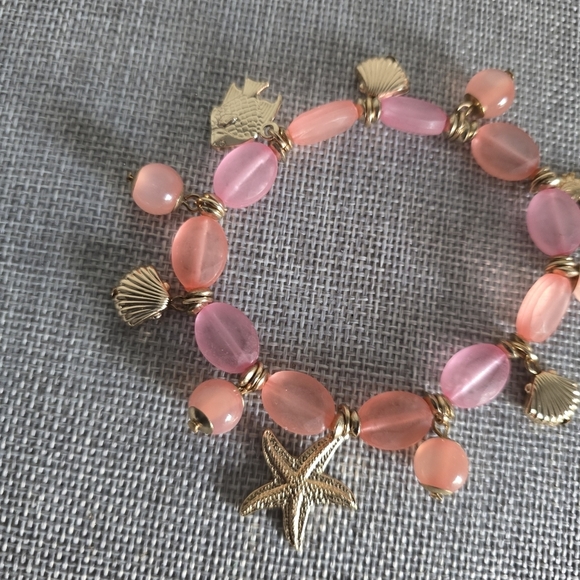 Tropical Pink and Gold Beach Seashell Fish Seahorse Starfish Jewel Bracelet - Picture 3 of 4